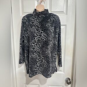 Leopard Print Long Sleeve Top (velvet) . Size L